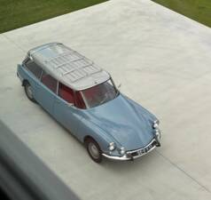 Imagen 12/15 de Citroën DS 21 Familiale (1966)