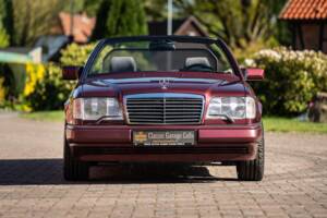 Bild 7/42 von Mercedes-Benz E 200 (1997)