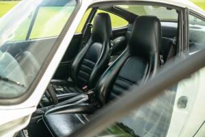Image 6/8 of Porsche 911 Carrera 4 (1989)