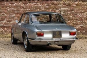 Afbeelding 2/50 van Alfa Romeo 1750 GT Veloce (1969)
