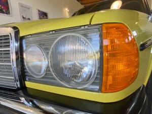Bild 37/98 von Mercedes-Benz 200 D (1979)