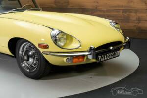 Image 2/8 of Jaguar E-Type (2+2) (1970)