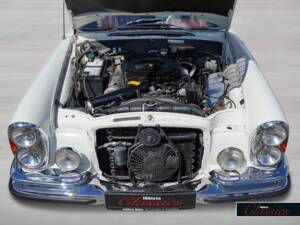 Image 23/29 de Mercedes-Benz 280 SE 3,5 (1971)