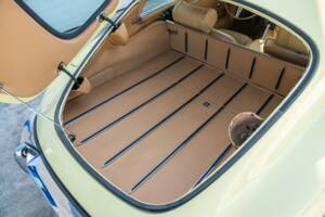 Image 76/78 de Jaguar E-Type (1969)
