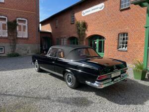Imagen 2/23 de Mercedes-Benz 280 SE (1968)