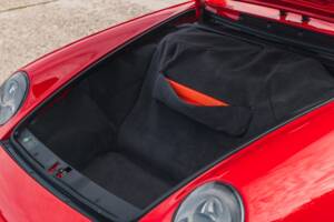 Imagen 31/37 de Porsche 911 Carrera (1995)