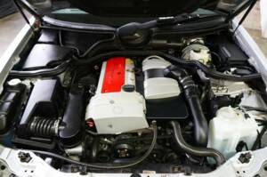 Bild 34/38 von Mercedes-Benz E 200 Kompressor (2001)