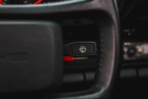 Image 25/50 de Porsche 911 Carrera 3.2 (1989)