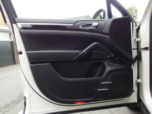 Bild 50/99 von Porsche Cayenne S (2010)