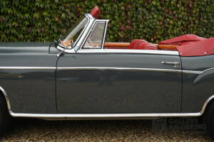 Imagen 39/50 de Mercedes-Benz 220 SE Cabriolet (1960)