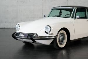 Bild 3/50 von Citroën DS 21 Pallas (1966)