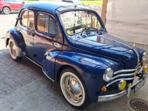 Image 1/8 of Renault 4 CV (1957)