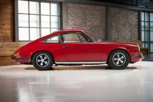 Afbeelding 6/44 van Porsche 911 2.0 E (1969)
