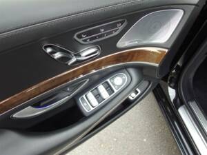 Bild 11/99 von Mercedes-Benz Maybach S 500 (2015)