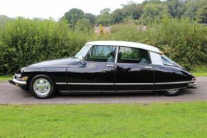 Image 4/8 of Citroën DS 21 (1972)