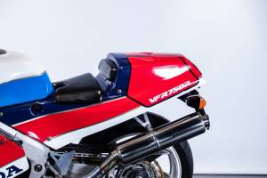 Bild 18/48 von Honda DUMMY (1988)