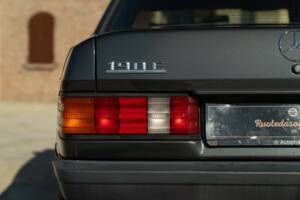 Imagen 13/50 de Mercedes-Benz 190 E (1988)