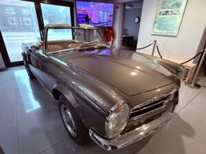 Image 6/36 of Mercedes-Benz 230 SL (1966)