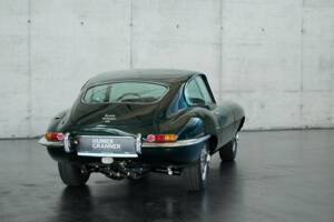 Image 34/50 de Jaguar E-Type (1970)