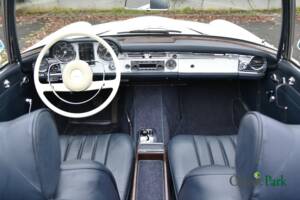 Image 13/50 of Mercedes-Benz 250 SL (1966)
