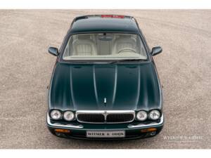 Bild 9/32 von Jaguar XJ 8 Executive (1998)