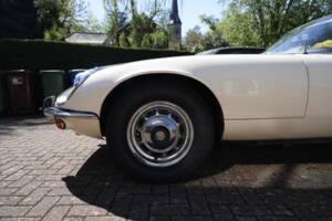 Image 15/50 de Jaguar Type E V12 (1972)