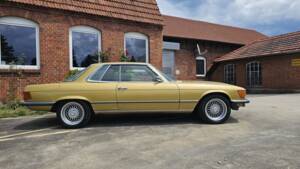 Immagine 4/10 di Mercedes-Benz 350 SLC (1972)