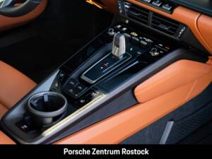 Bild 26/38 von Porsche 911 Turbo S (1900)