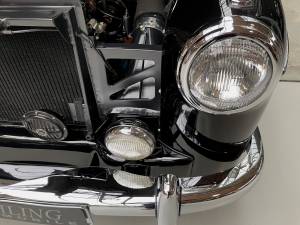 Image 5/38 of Mercedes-Benz 220 S (1959)
