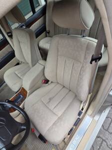 Image 57/103 de Mercedes-Benz 300 SE (1991)