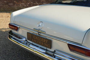 Image 44/50 of Mercedes-Benz 280 SE (1968)