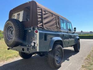 Bild 33/100 von Land Rover Defender 110 (2014)