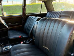 Bild 15/37 von Mercedes-Benz 280 SE 3,5 (1972)