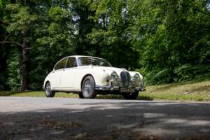 Image 32/50 de Jaguar Mk II 2.4 (1967)
