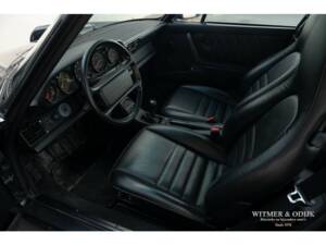 Image 3/42 of Porsche 911 Carrera 4 (1990)