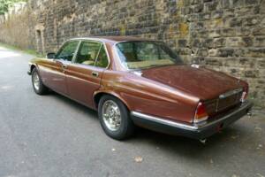 Image 8/14 of Jaguar XJ 12 (1982)