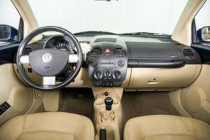 Immagine 7/50 di Volkswagen New Beetle 1.6 (2004)