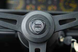 Image 40/50 of Lancia Delta HF Integrale 16V (1989)
