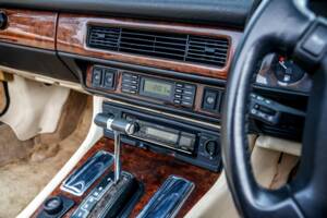 Image 42/50 of Jaguar XJS 5.3 V12 (1993)