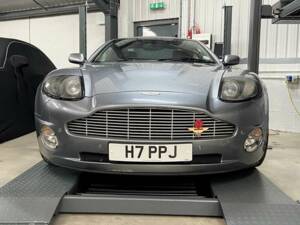 Image 7/50 of Aston Martin V12 Vanquish (2003)