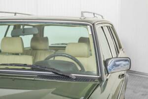 Afbeelding 26/50 van Mercedes-Benz 200 T (1982)