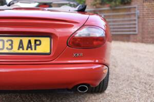 Image 13/50 de Jaguar XKR (2000)