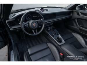 Image 13/39 de Porsche 911 Carrera 4S (2019)
