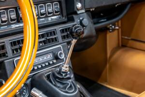 Image 15/34 de Jaguar Type E V12 (1972)