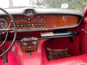 Image 8/24 of Jaguar 420 (1968)