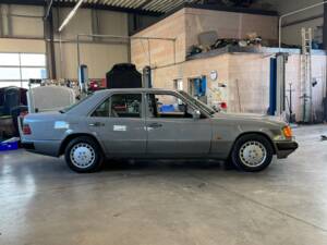 Bild 7/51 von Mercedes-Benz 300 D Turbo (1991)