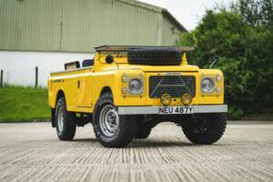 Image 18/98 of Land Rover 109 (1983)