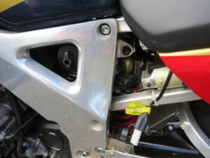 Image 23/41 de Honda CBR 900RR Fireblade (1993)