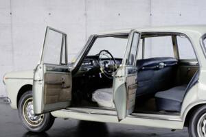 Image 17/48 of Alfa Romeo 2600 Berlina (1962)