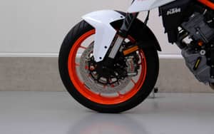 Image 45/83 of KTM 1290 Super Duke R (2018)